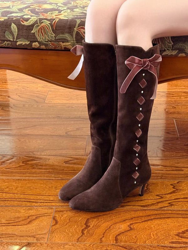 Retro-style boots