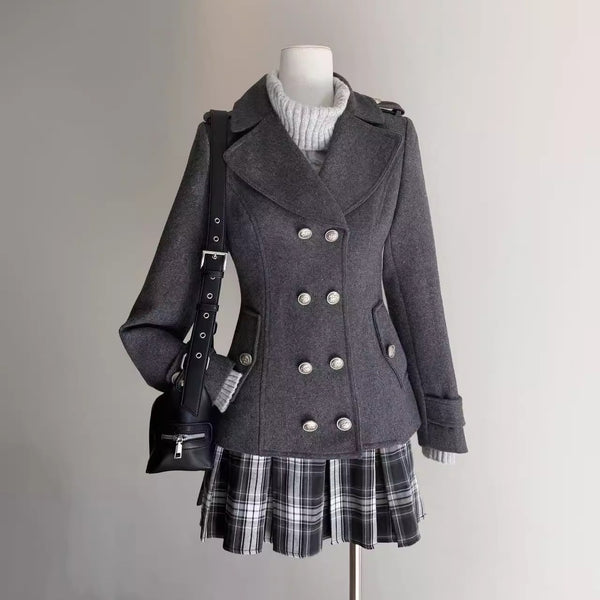 Short trench coat, elegant suit style