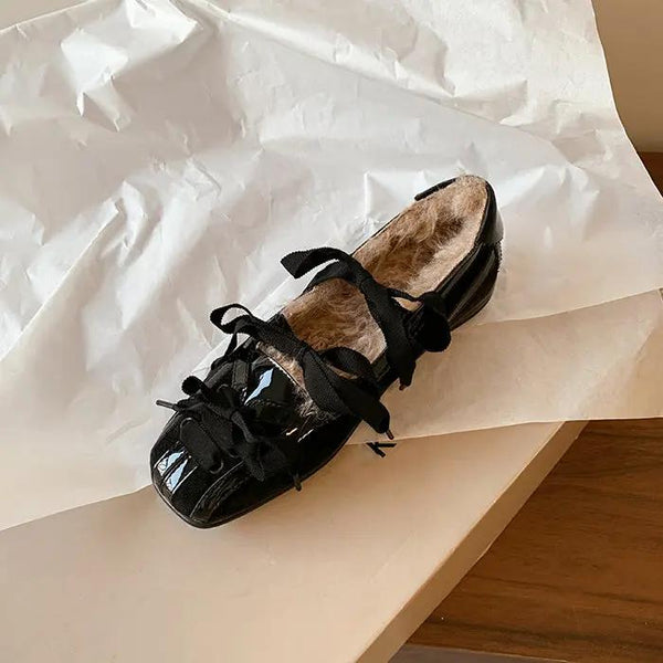 Bow-lined Ballet Mary Janes