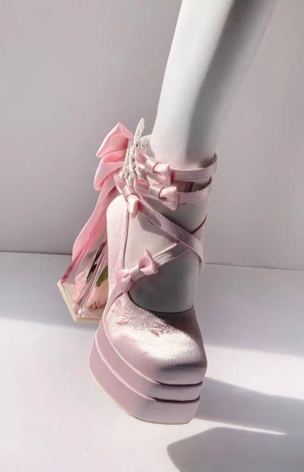 Elegant flower crystal heel high heels