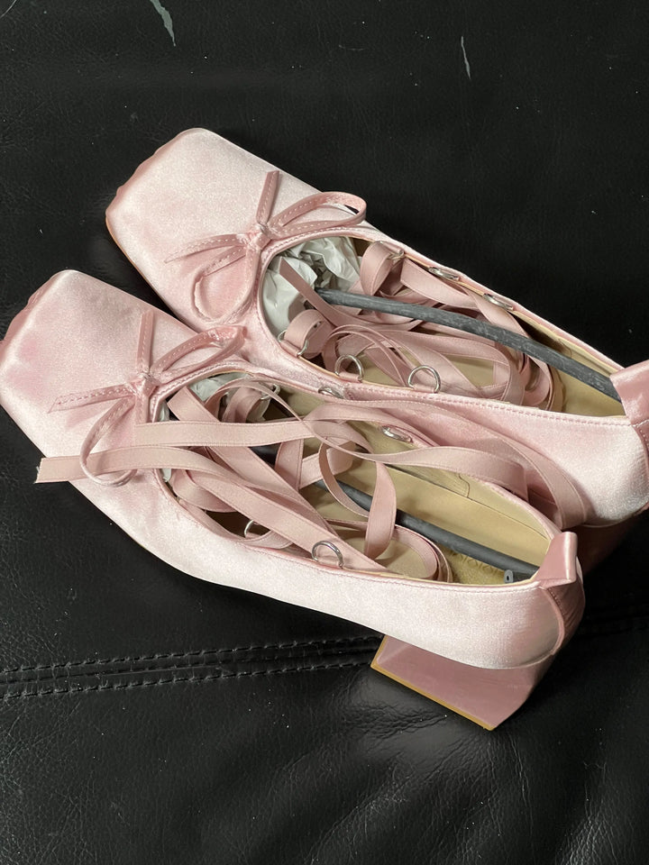Back in stock: Pink Bow Shoes size: 41 Soft Jam Studio
