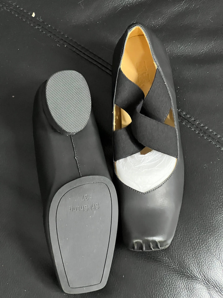 Back in stock: Black Shoes size: 37 Soft Jam Studio