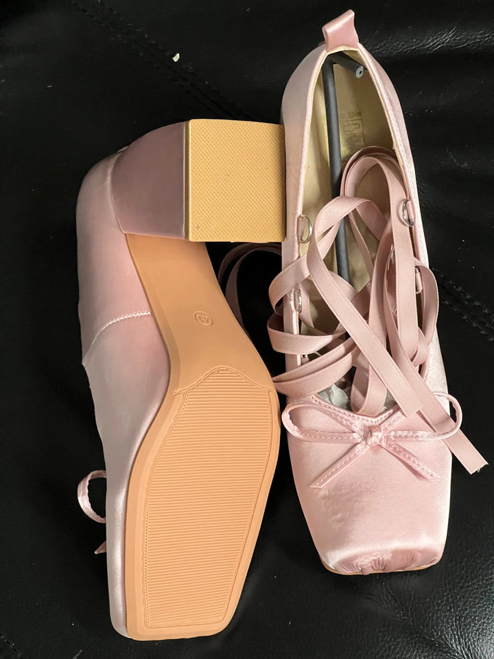 Back in stock: Pink Bow Shoes size: 41 Soft Jam Studio